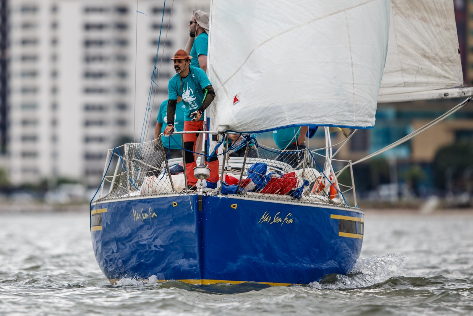 Marina com veleiros em Florianópolis
